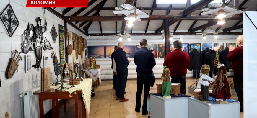 У Коломиї відкрили виставку вижницьких студентів. Відео