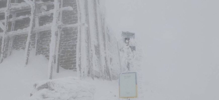 Рятувальники: туристам варто відкласти підйом в засніжені гори