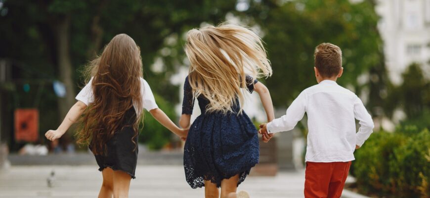 На Прикарпатті у 2025 році поліцейські розшукали 275 зниклих дітей