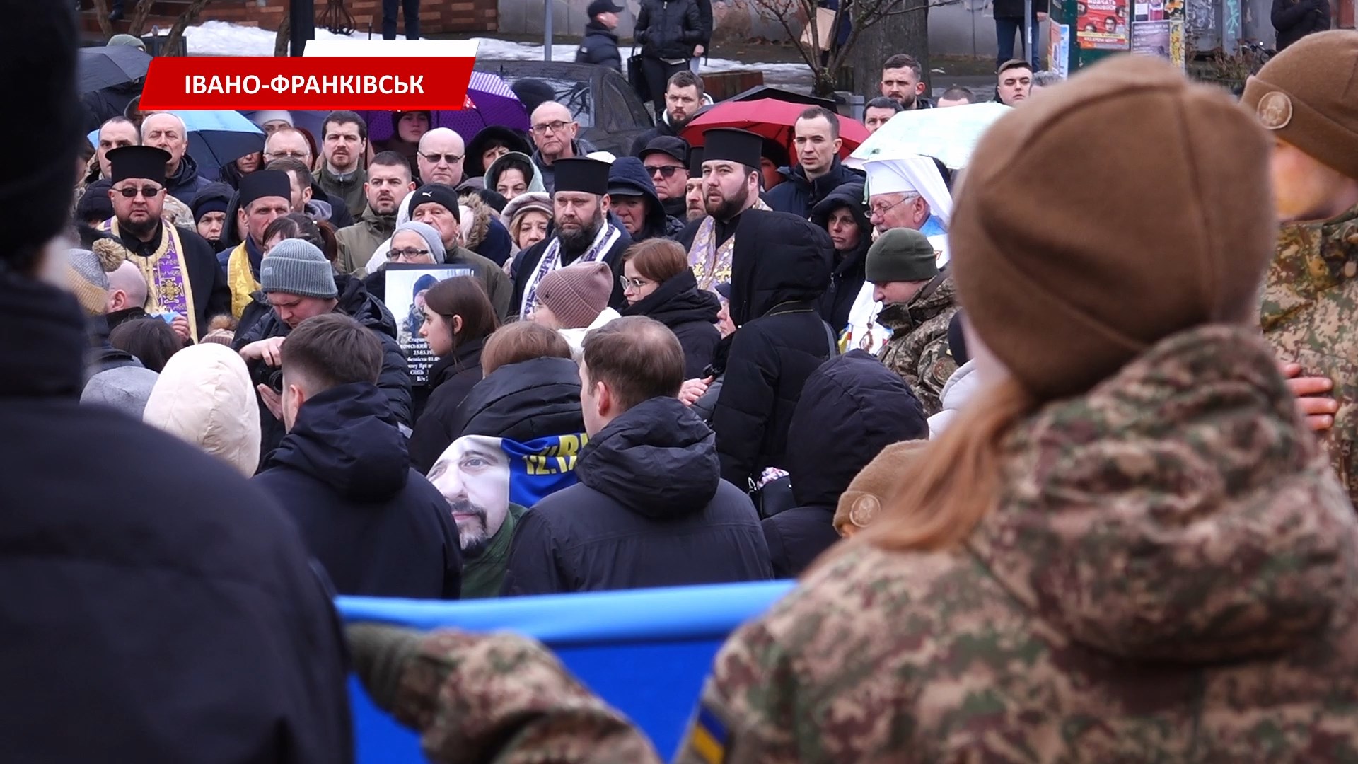 rshpyzhsa - В Івано-Франківську відкрили Алею віри та надії для зниклих безвісти захисників. Фото - rai.ua