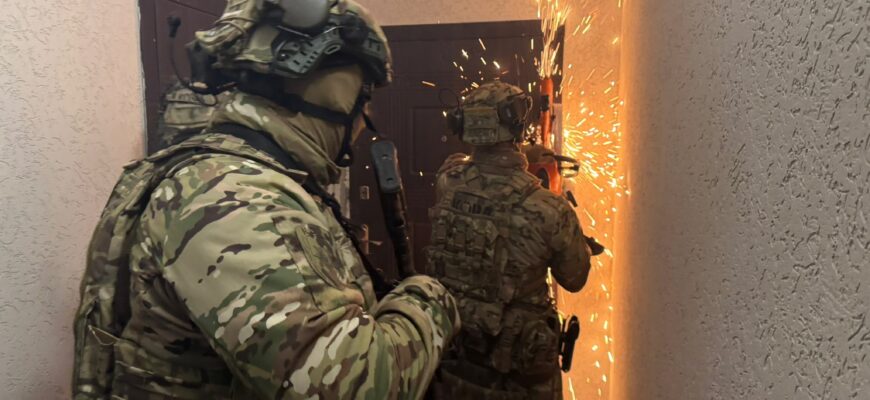 На Прикарпатті затримано трьох збувачів психотропів та канабісу