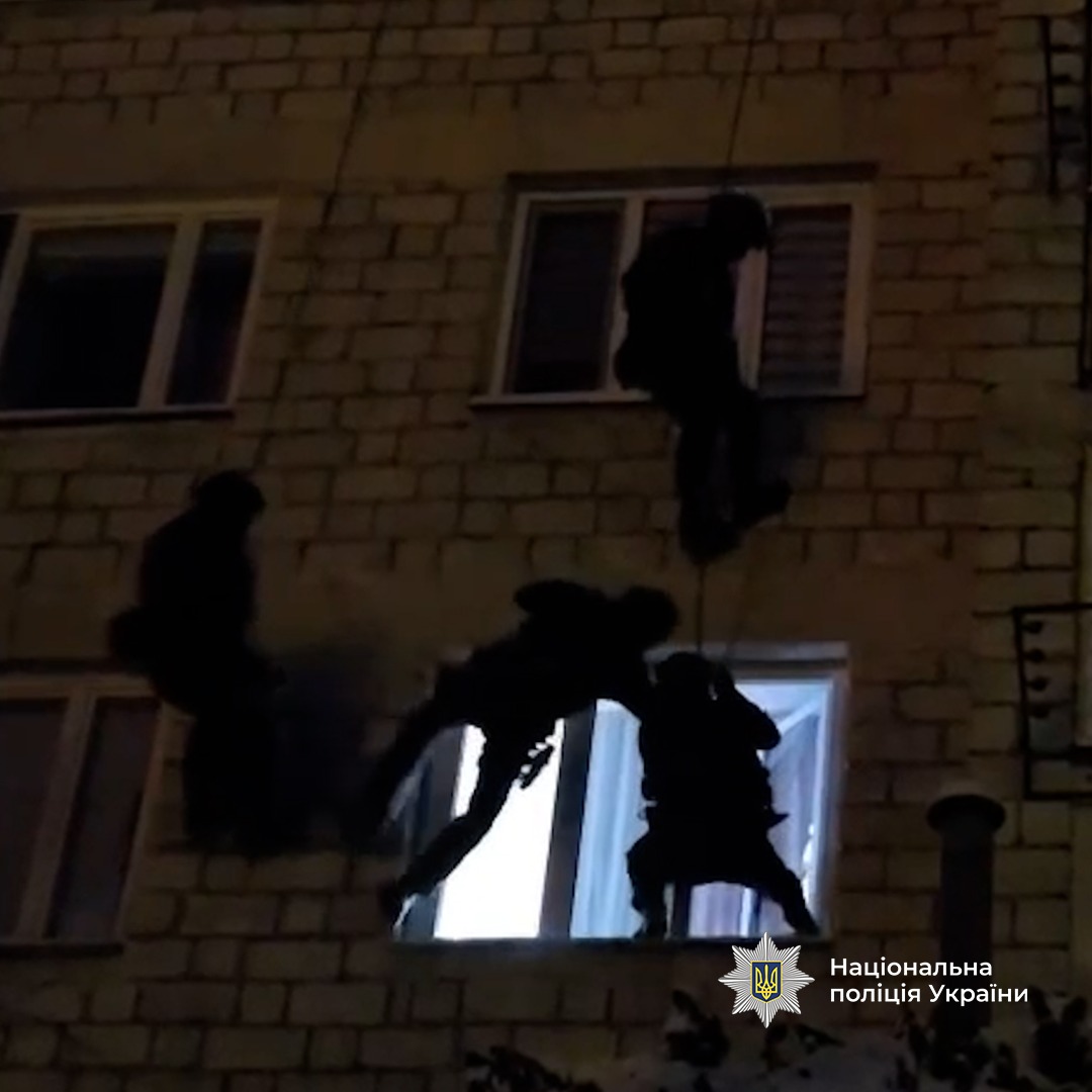 smnb - Правоохоронці затримали групу, яка планувала вбивства медійних та політичних українських діячів - rai.ua