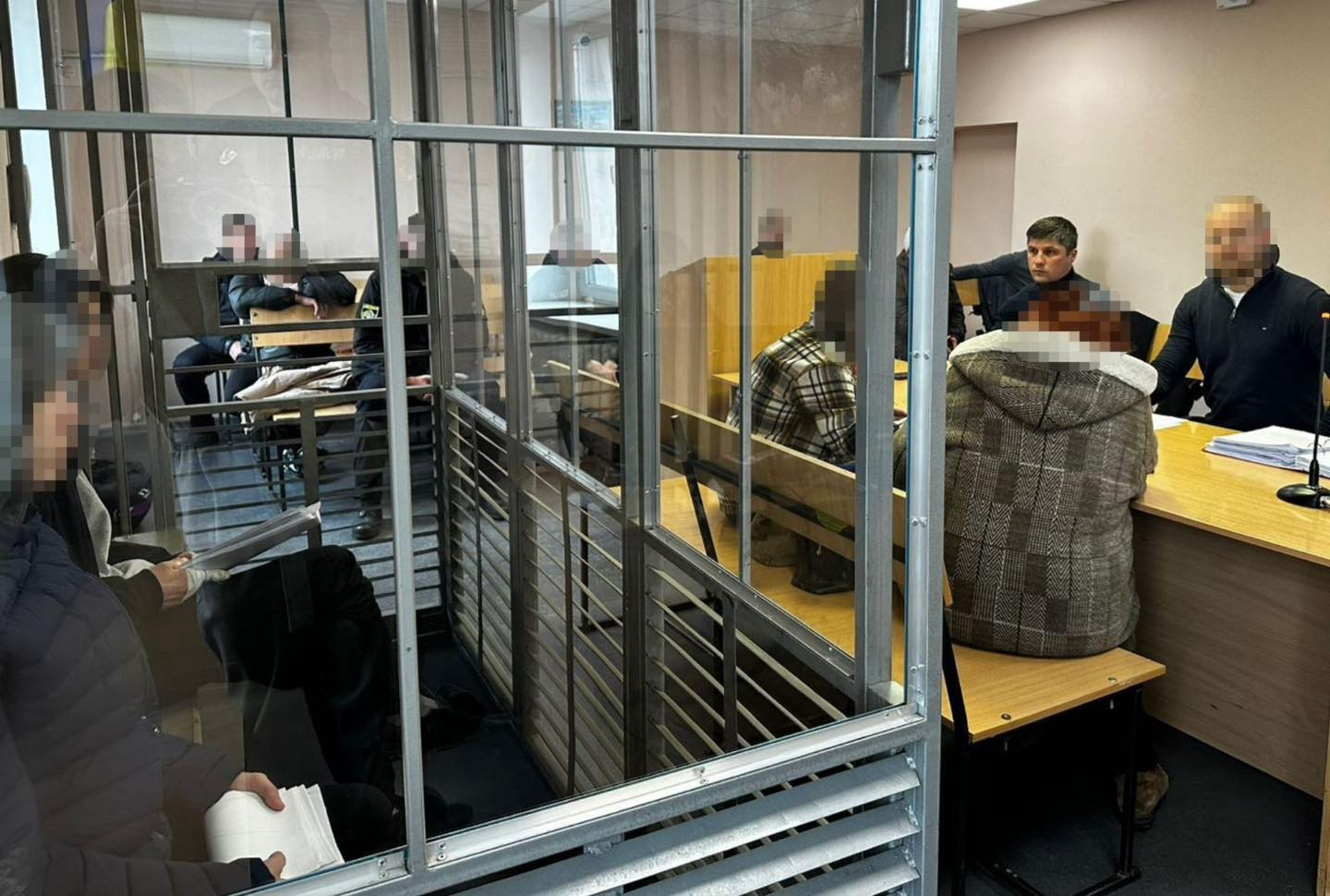 t lzhy iey 1 - У Дніпрі повідомлено про підозру двом підліткам, які жорстоко побили військового - rai.ua