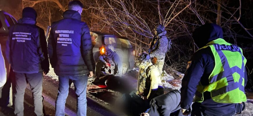 7 тисяч доларів за втечу за кордон: поліцейські викрили незаконну схему