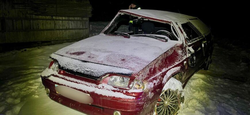 На Верховинщині перекинулося авто з немовлям всередині