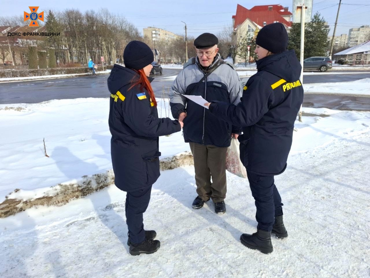 yomzhd - Офіцери-рятувальники провели превентивну роботу серед населення Калущини - rai.ua
