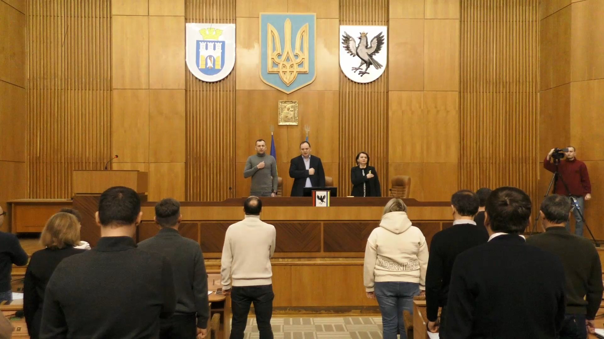 yzhoyzhiu - Місто виступає проти запропонованих змін у старшій школі. Відео - rai.ua