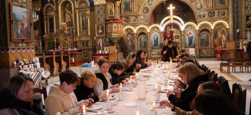 У Калуші провели майстер-клас з писанкарства для дітей захисників