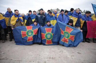 Ще 300 українських захисників повернулися додому з полону