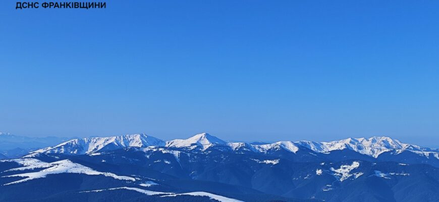 Станом на 08:45 на горі Піп Іван -2°С