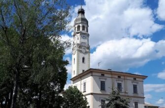 Для відвідувачів відкрили оглядовий майданчик вежі Снятинської ратуші