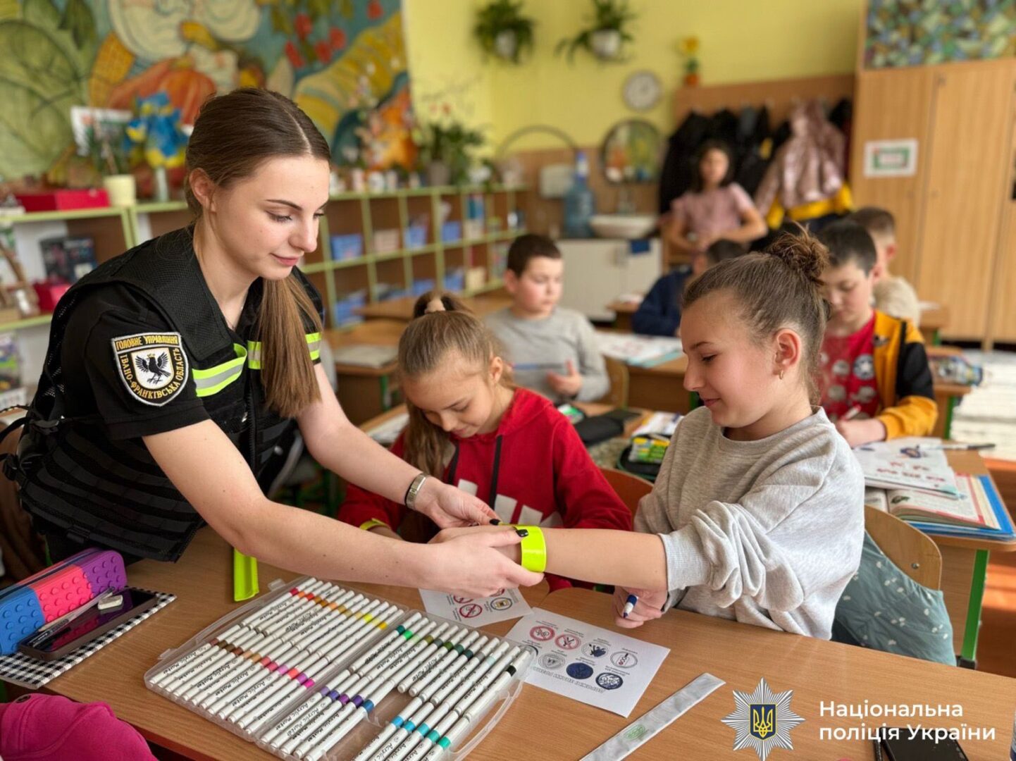 mlnrdsh9 - Поліцейські провели для ліцеїстів інтерактивний урок з ПДР - rai.ua