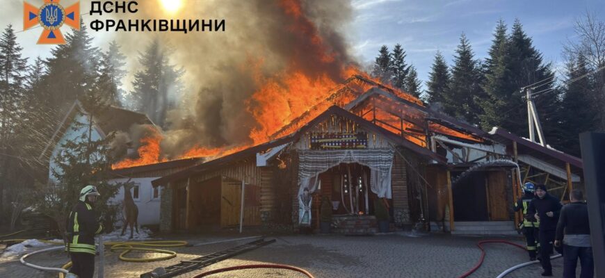 Рятувальники ліквідували пожежу кафе на Надвірнянщині