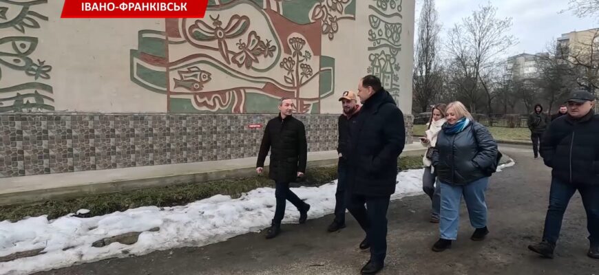 Руслан Марцінків з командою вирушили до мікрорайону Майзлі та на вулицю Хоткевича. Відео