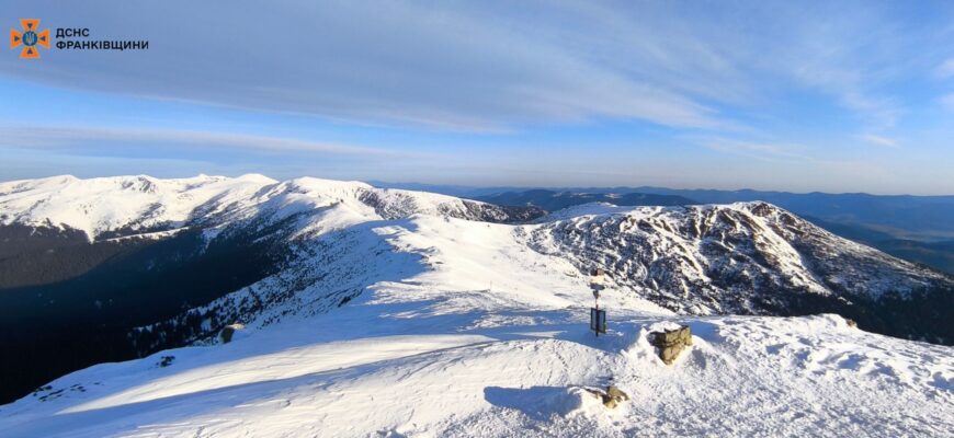 Станом на 08:00, на горі Піп Іван -3°С