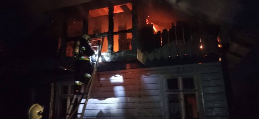 Двоє людей загинули під час пожеж на Прикарпатті