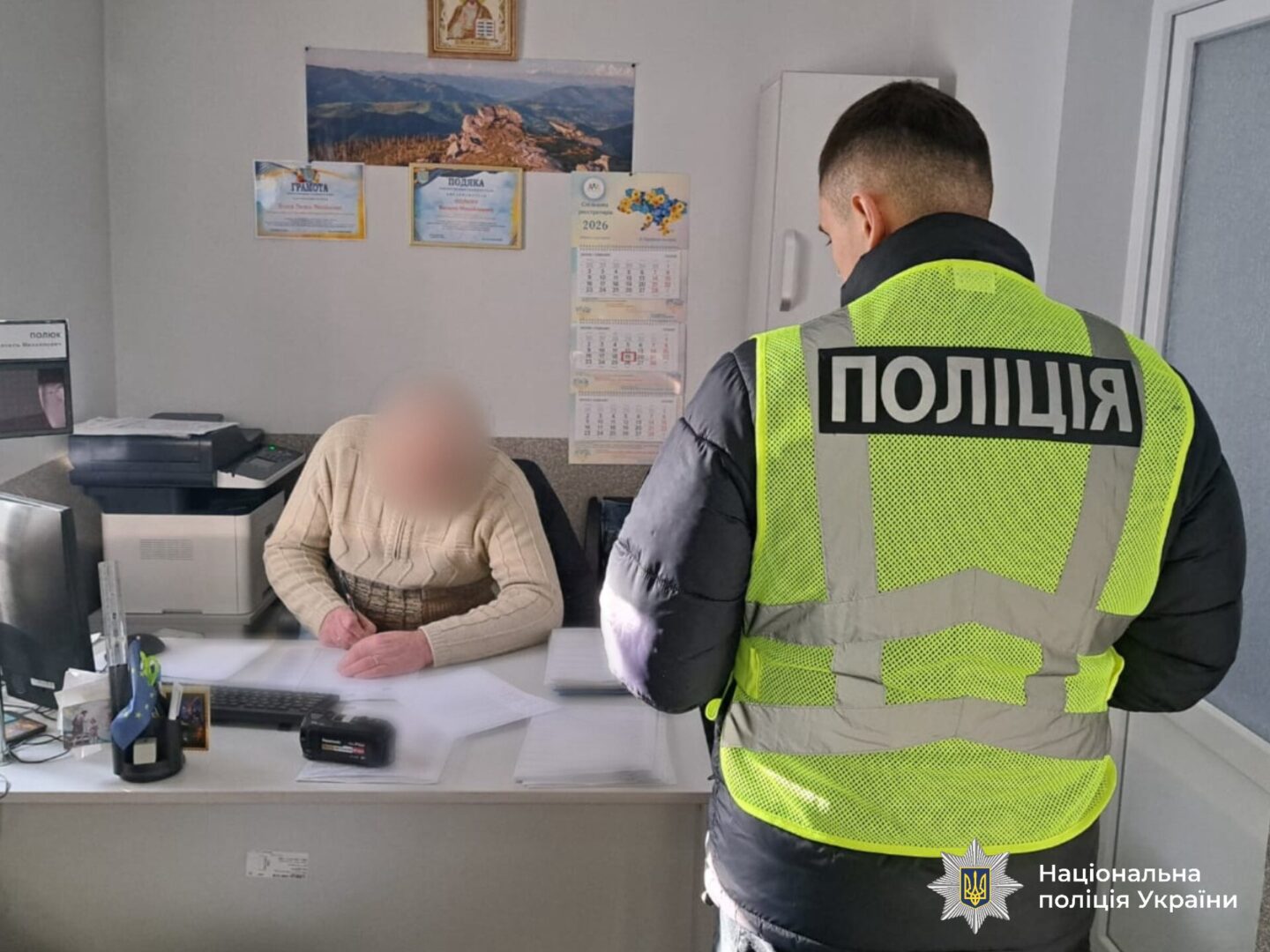 sepssh - Незаконно переоформили квартиру померлої жінки: затримано групу шахраїв - rai.ua