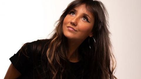 Виконавиця хіта «Питання є – питань нема» розсекретила свої заробітки з пісні