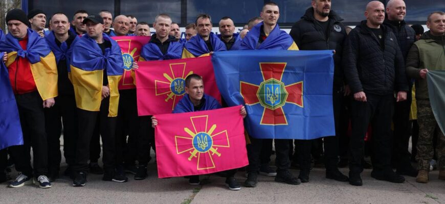 На рідну землю повернулися 193 захисники