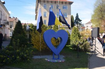 У Надвірній встановили символічну інсталяцію «Серце Надії»
