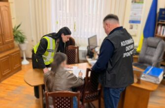 Викрито експрацівницю банку, яка привласнила понад 135 тис грн клієнтів