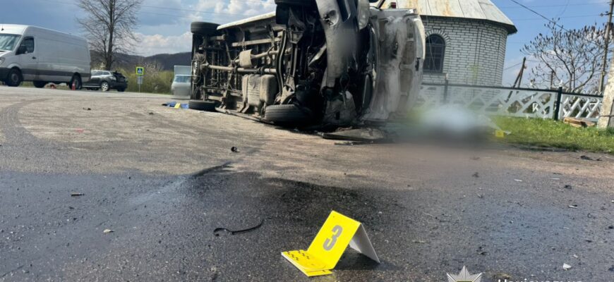Смертельна аварія в Долинській громаді - один загиблий, 14 травмованих