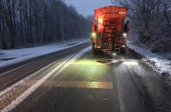 На гірські перевали Прикарпаття повернулася снігоочисна техніка