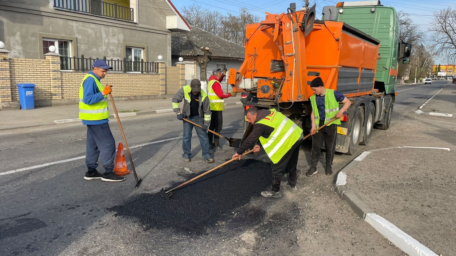 odbshyr - В області триває активна фаза ремонту автомобільних доріг державного значення - rai.ua