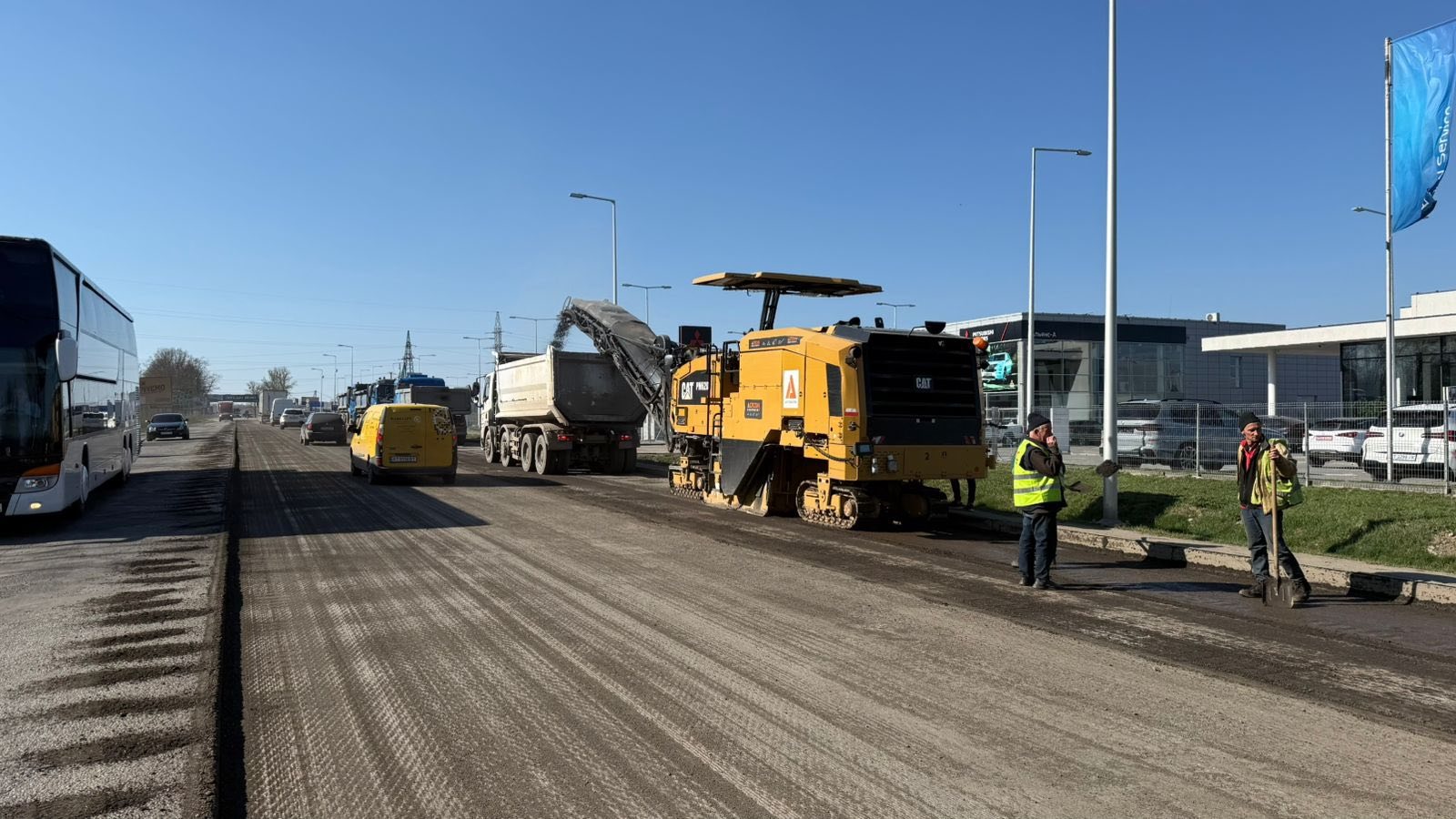 otdshpy - Дорожні служби продовжують ремонтні роботи на автошляхах Прикарпаття - rai.ua