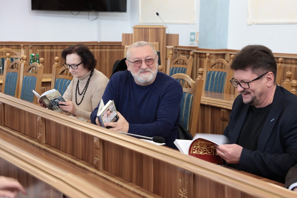 pyrmydiu - Відбувся І тур конкурсу на здобуття премії імені В. Стефаника в галузі літератури - rai.ua