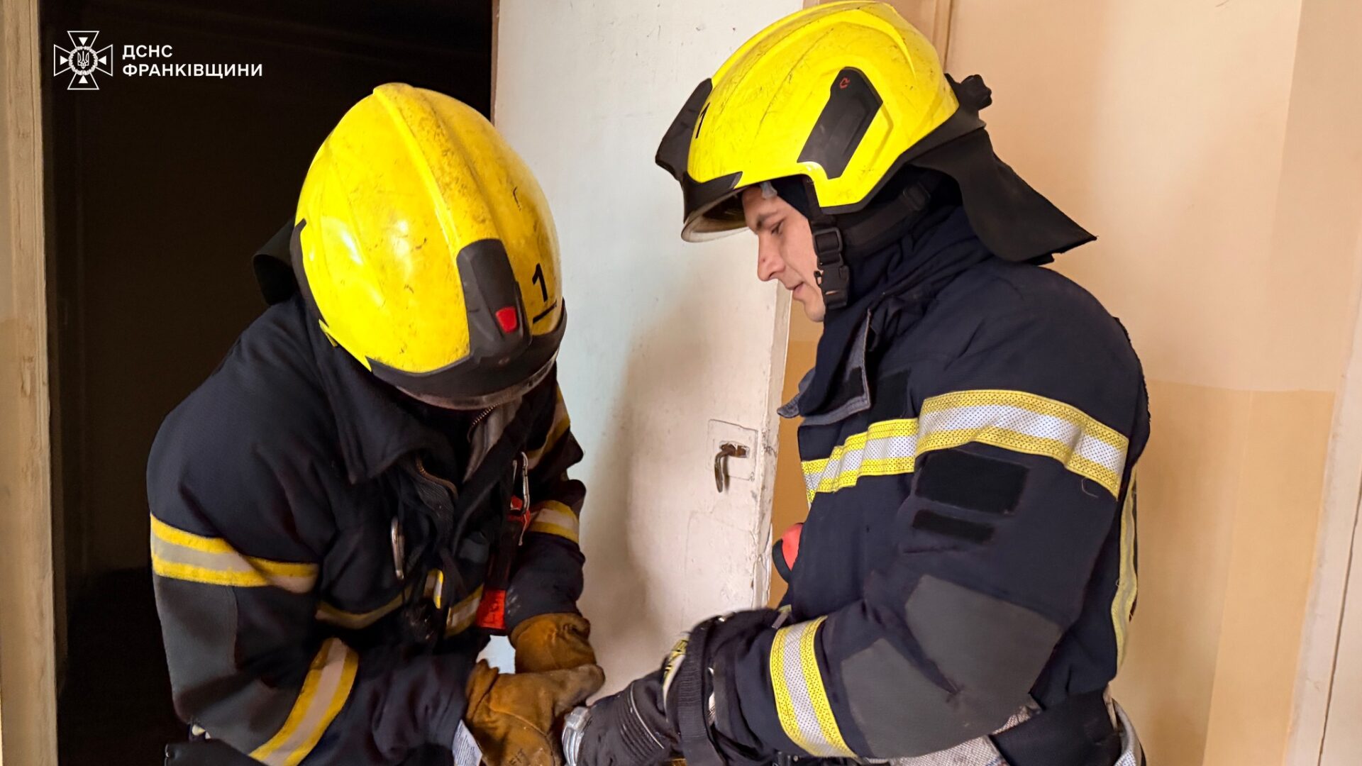 rlplp - Івано-Франківськ: по вулиці Мазепи горів гуртожиток - rai.ua