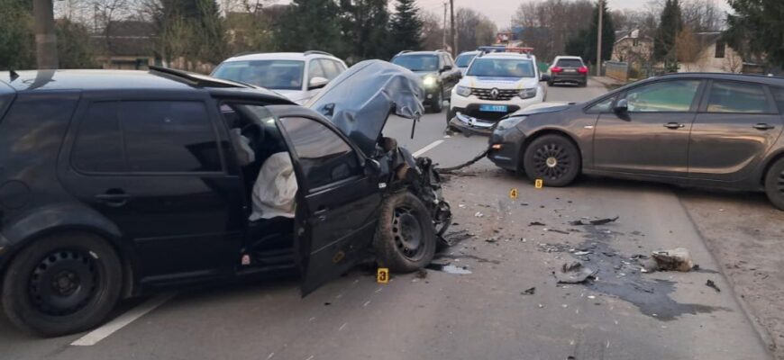 П’ятеро травмованих у ДТП на Прикарпатті: поліцейські розпочали розслідування