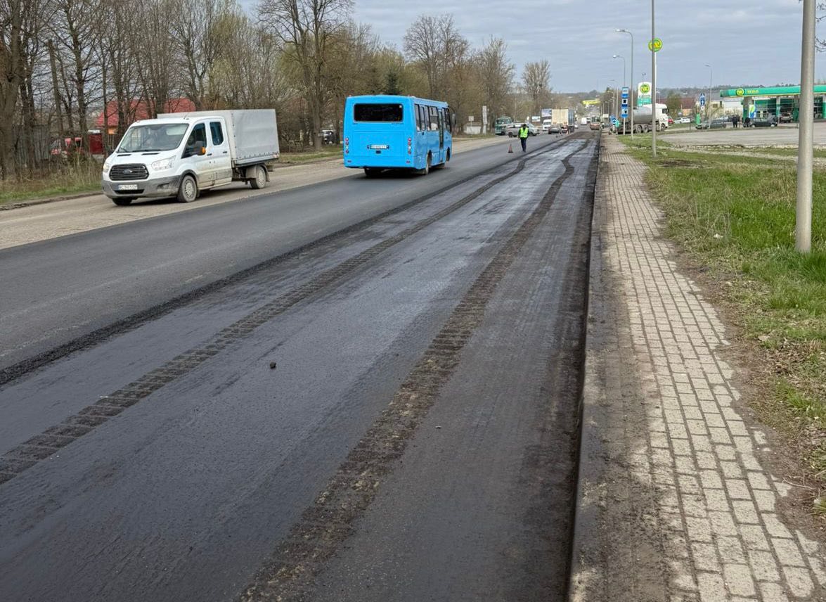 svacho - Тривають ремонтні роботи на дорогах державного значення Прикарпаття - rai.ua