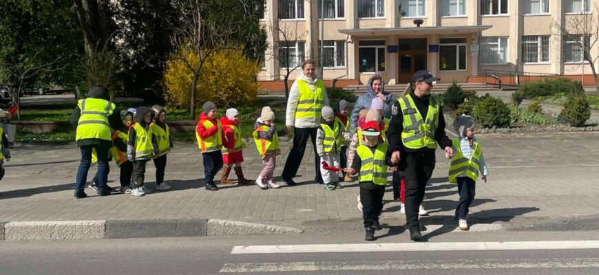 Прикарпатські поліцейські провели пізнавальний захід для дошкільнят