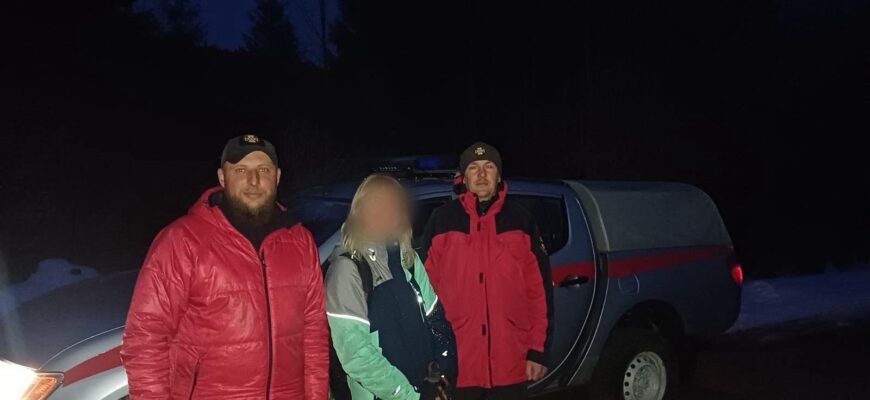 Ворохта: рятувальники розшукали заблукалу туристку