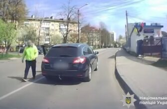 Поліцейські встановили чоловіка, який побив жінку на вулиці Сухомлинського