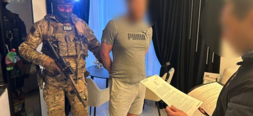 150 тис. доларів в обмін на спокій: в Івано-Франківську викрито рекетира