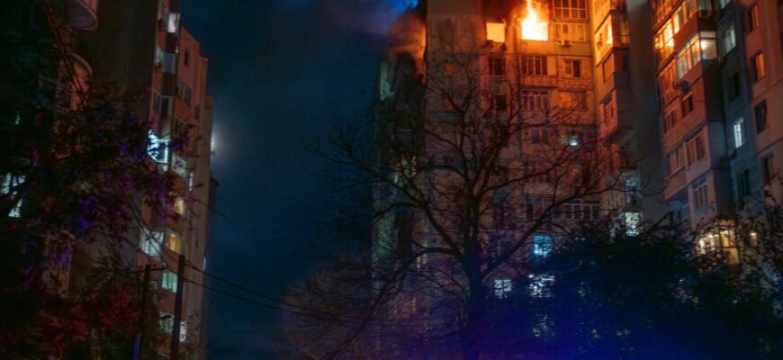 Цієї ночі росіяни знову воювали проти багатоповерхівок в Одесі