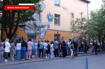 Річниця ССО: на фасаді ліцею №7 відкрили мурал. Відео