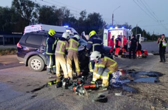 Рятувальники ліквідували наслідки смертельної ДТП в в селі Микитинці