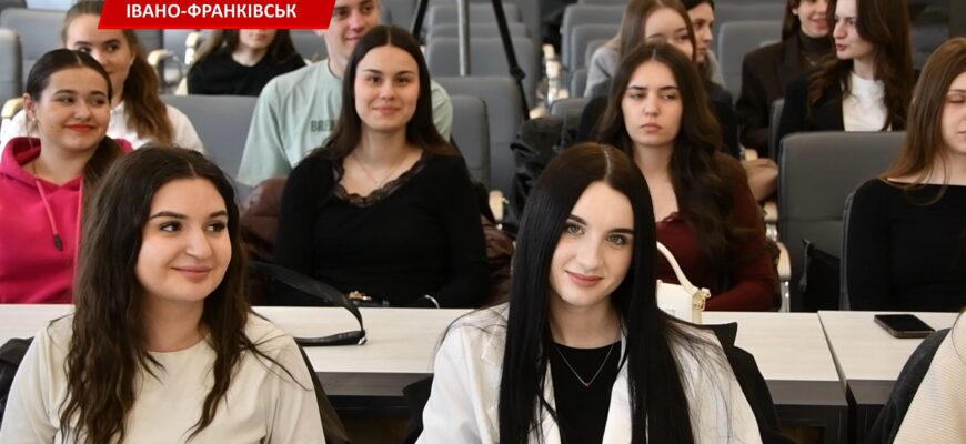 Учасники проєкту «Молодь і влада» зустрілися з головою громади. Відео