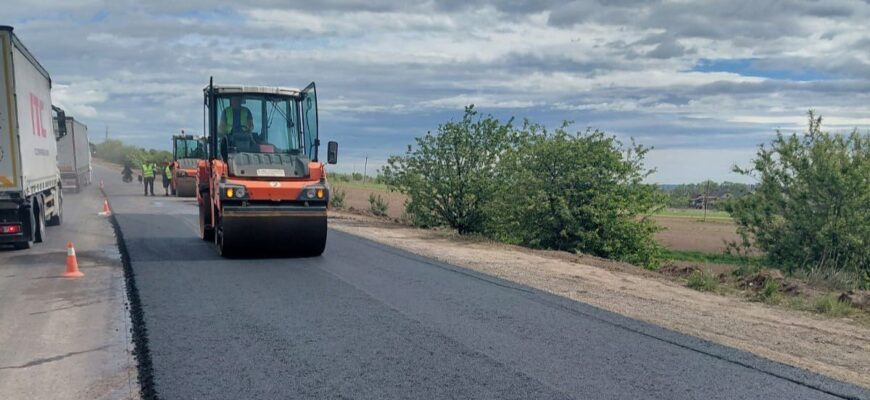 На автошляхах державного значення Прикарпаття продовжуються ремонтні роботи