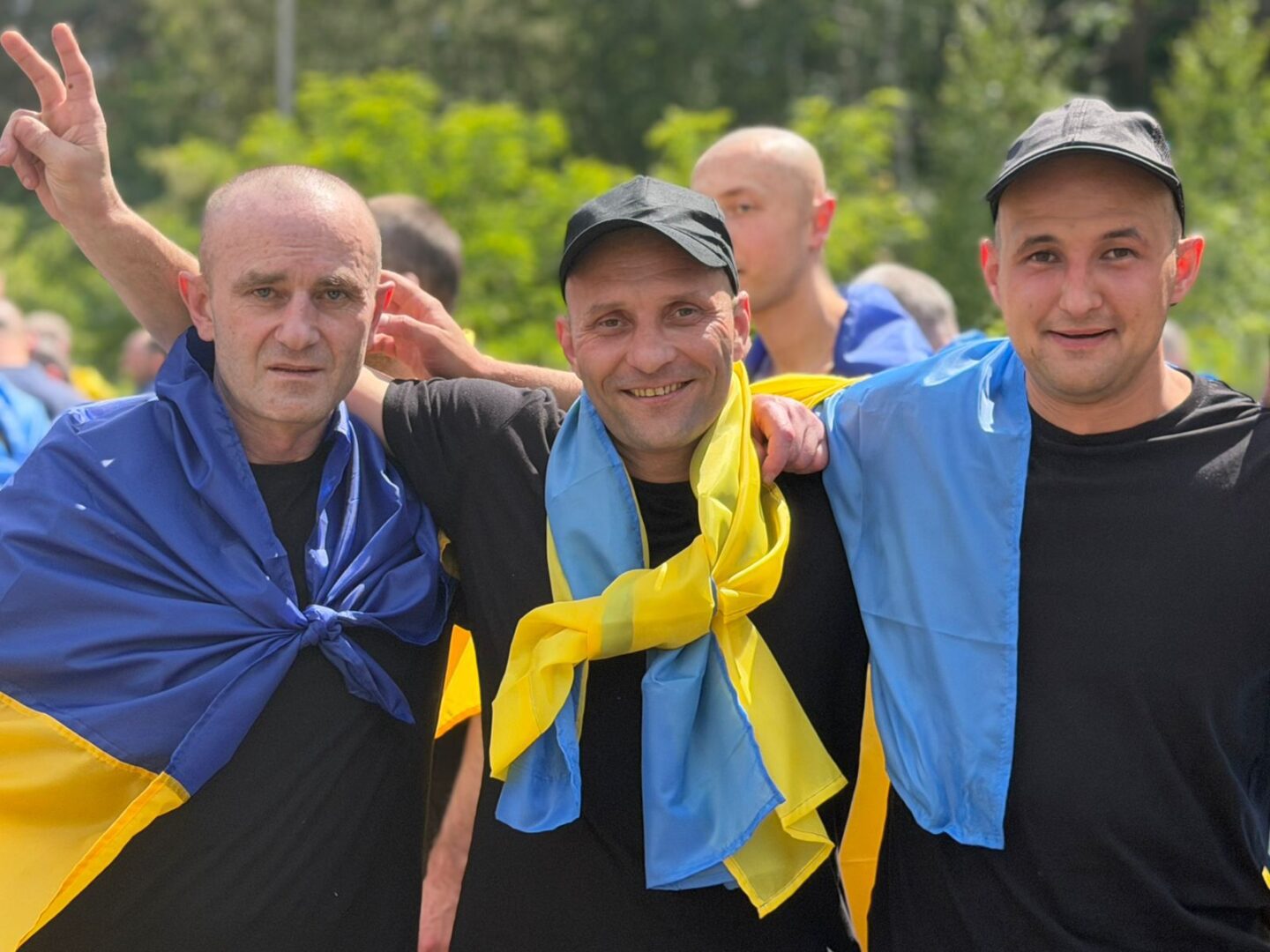 atpv - 185 українських захисників повернулися додому з російської неволі - rai.ua
