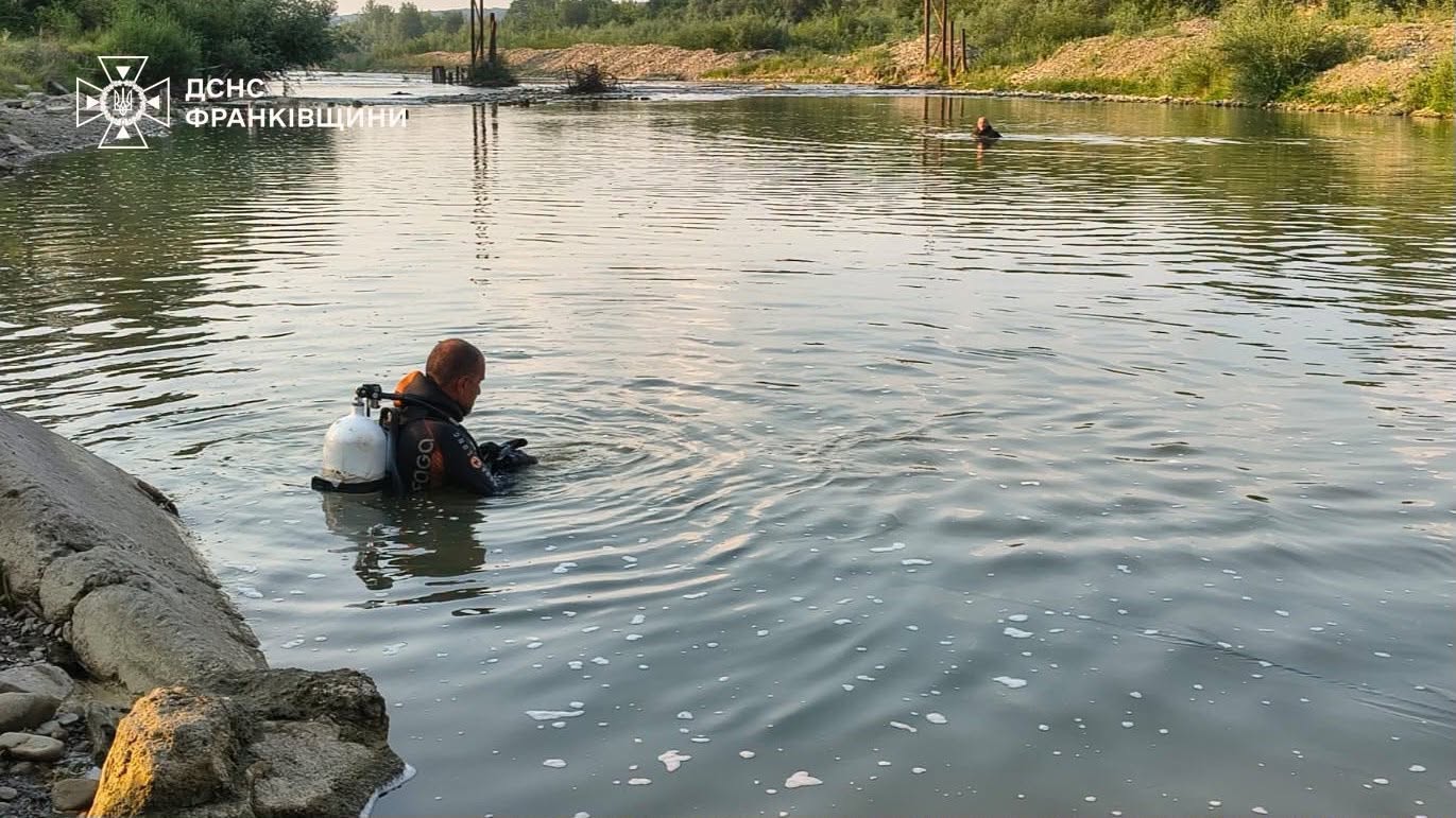 dbsh - На Коломийщині рятувальники підняли з річки тіло загиблого юнака - rai.ua