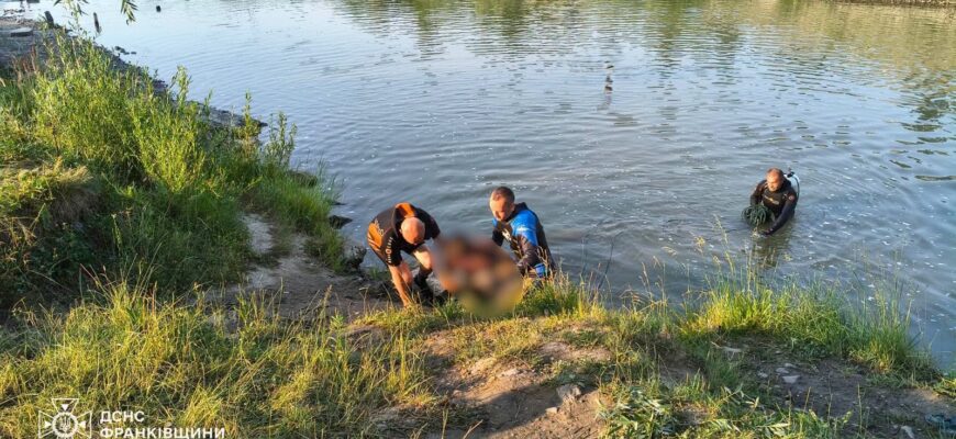 На Коломийщині рятувальники підняли з річки тіло загиблого юнака