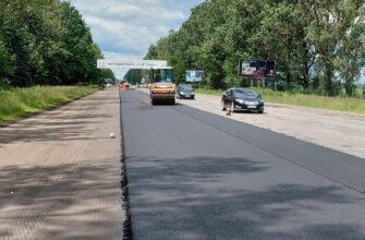 Продовжується асфальтування Тисменицької траси