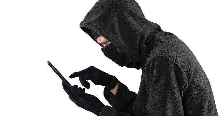 Псевдобанкір ошукав мешканку Яремчанщини на 75 тисяч гривень