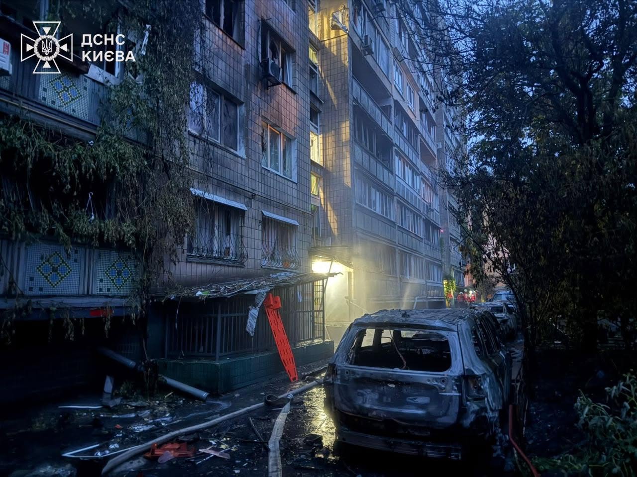 fiauyv 1 - 70 ракет за одну ніч: росіяни влучили по Успенському соборі - rai.ua