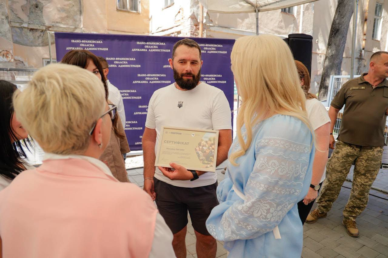 otshchzhiushchzh 1 - Ветеранам та родинам загиблих захисників вручили сертифікати на придбання житла - rai.ua