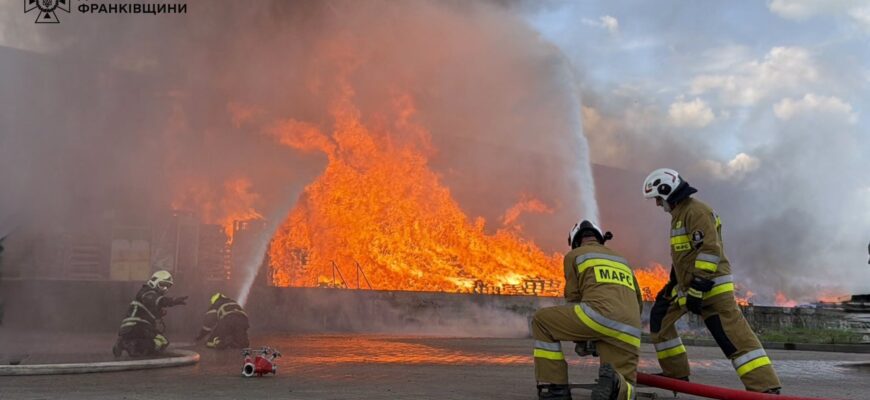 У середмісті Івано-Франківська трапилась масштабна пожежа